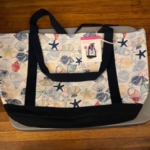 Thirty One Coastal Carry-All - Saltwater Shells